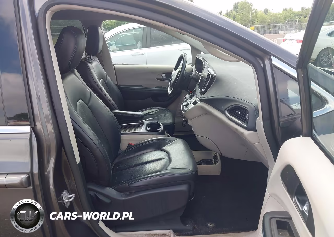 2021 Chrysler Pacifica Touring L VIN:2C4RC1BG2MR512398 - 5