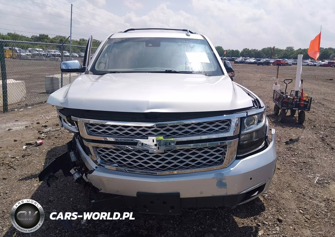 2018 Chevrolet Suburban Premier VIN:1GNSKJKC2JR175628 - 13