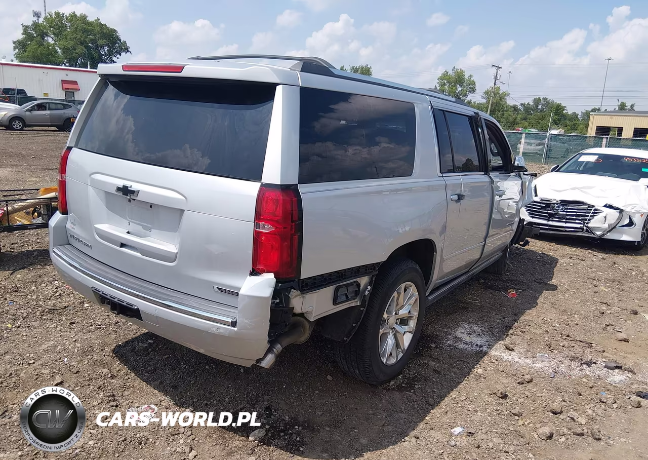 2018 Chevrolet Suburban Premier VIN:1GNSKJKC2JR175628 - 4