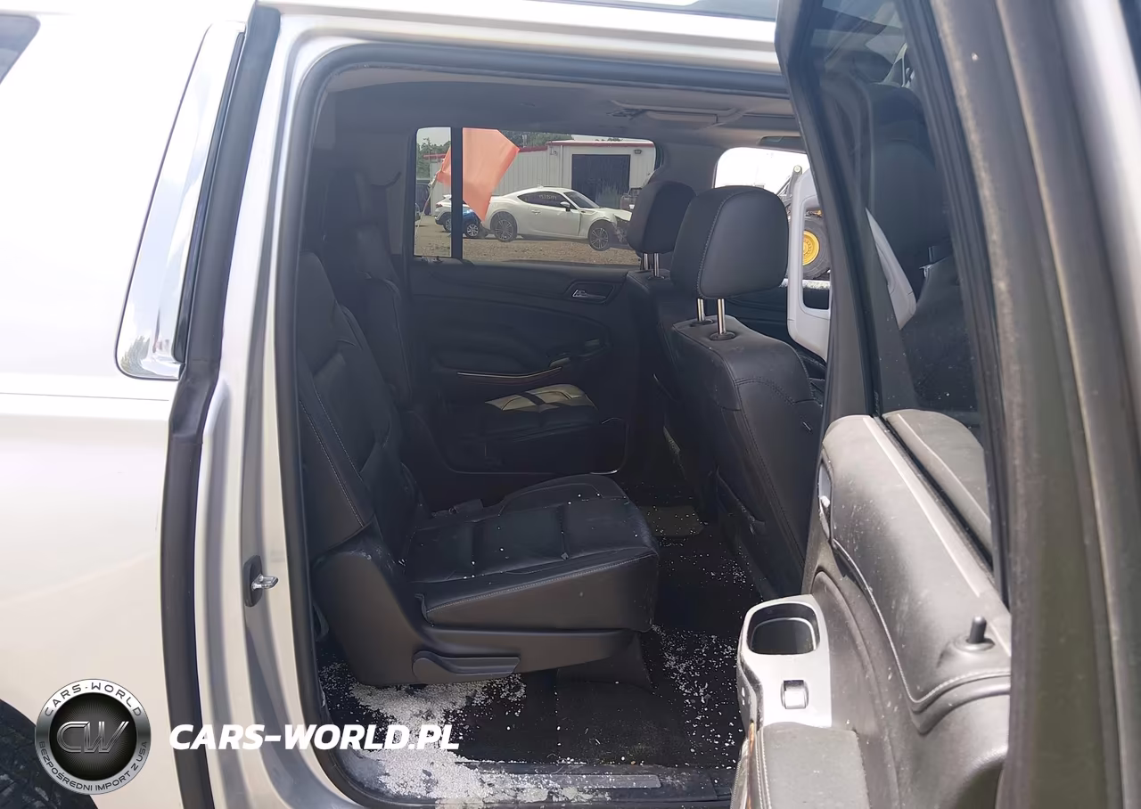 2018 Chevrolet Suburban Premier VIN:1GNSKJKC2JR175628 - 8
