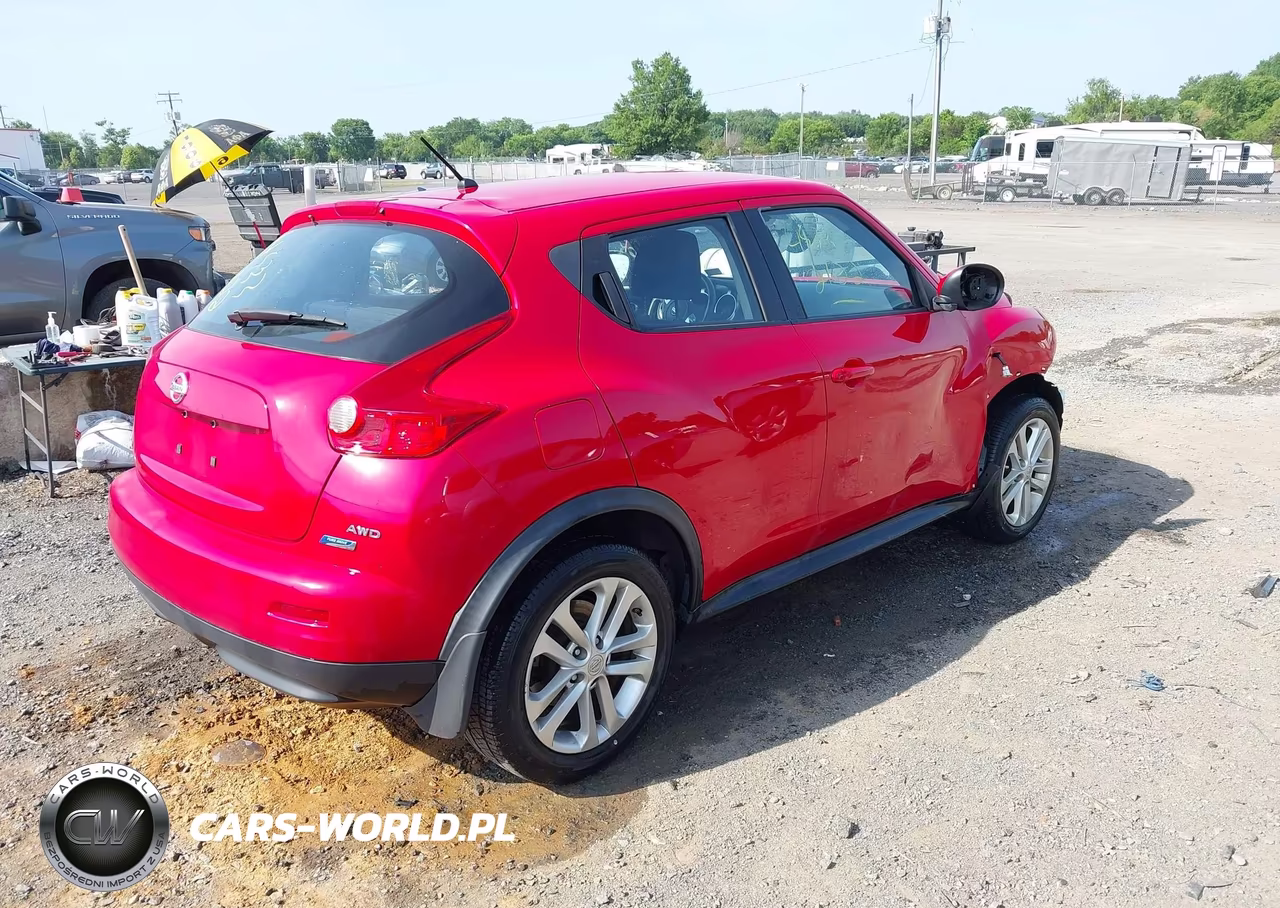 2014 Nissan Juke S VIN:JN8AF5MV0ET355797 - 4