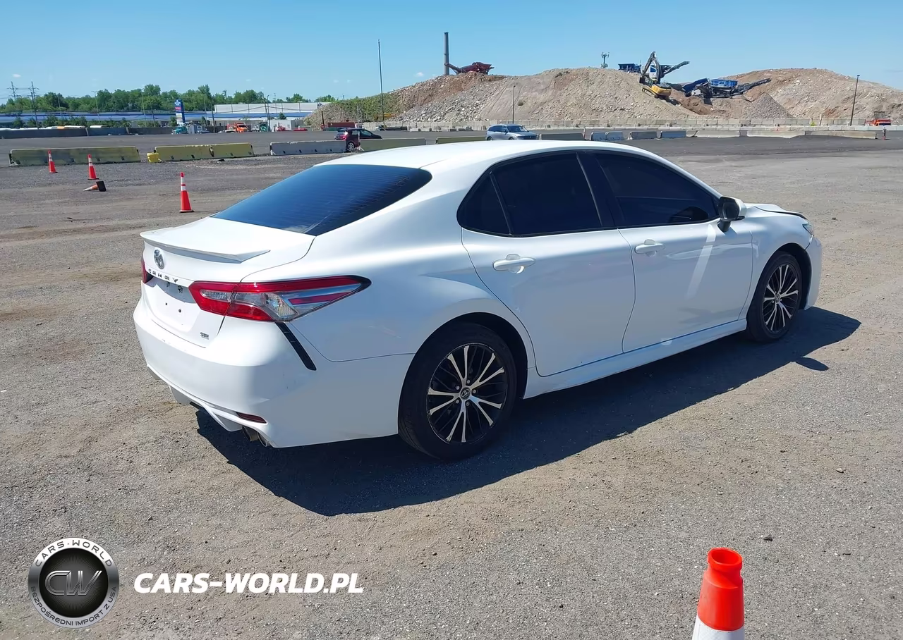 2018 TOYOTA CAMRY VIN:4T1B11HK1JU672995 - 4