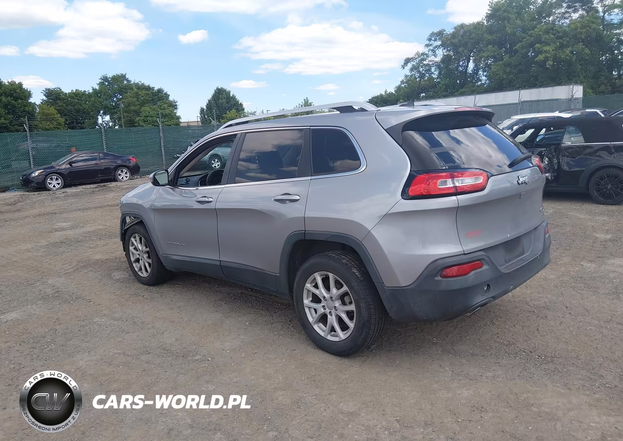 2015 Jeep Cherokee Latitude VIN:1C4PJLCB3FW578805 - 3