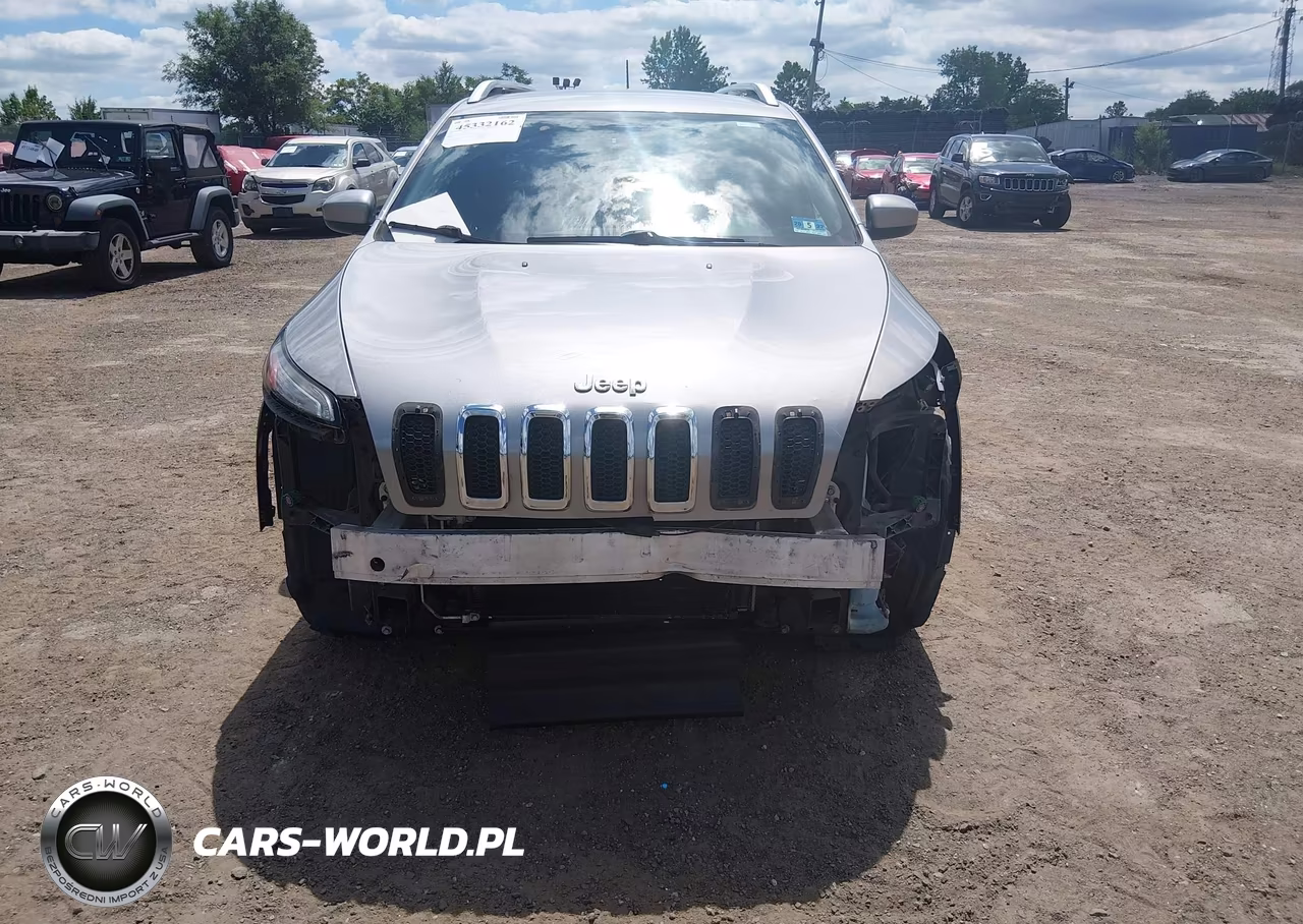 2015 Jeep Cherokee Latitude VIN:1C4PJLCB3FW578805 - 6