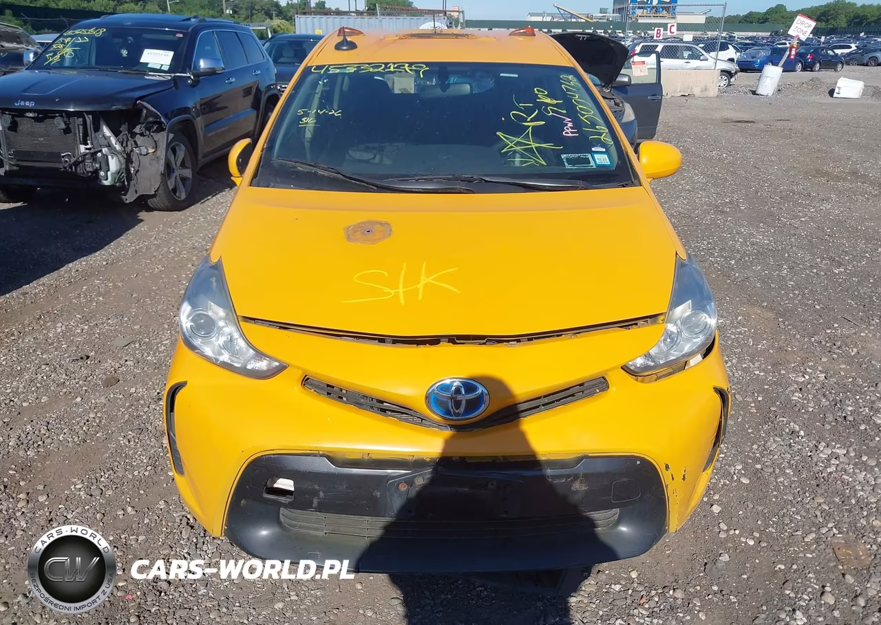 2016 Toyota Prius V Two VIN:JTDZN3EU9GJ044945 - 11