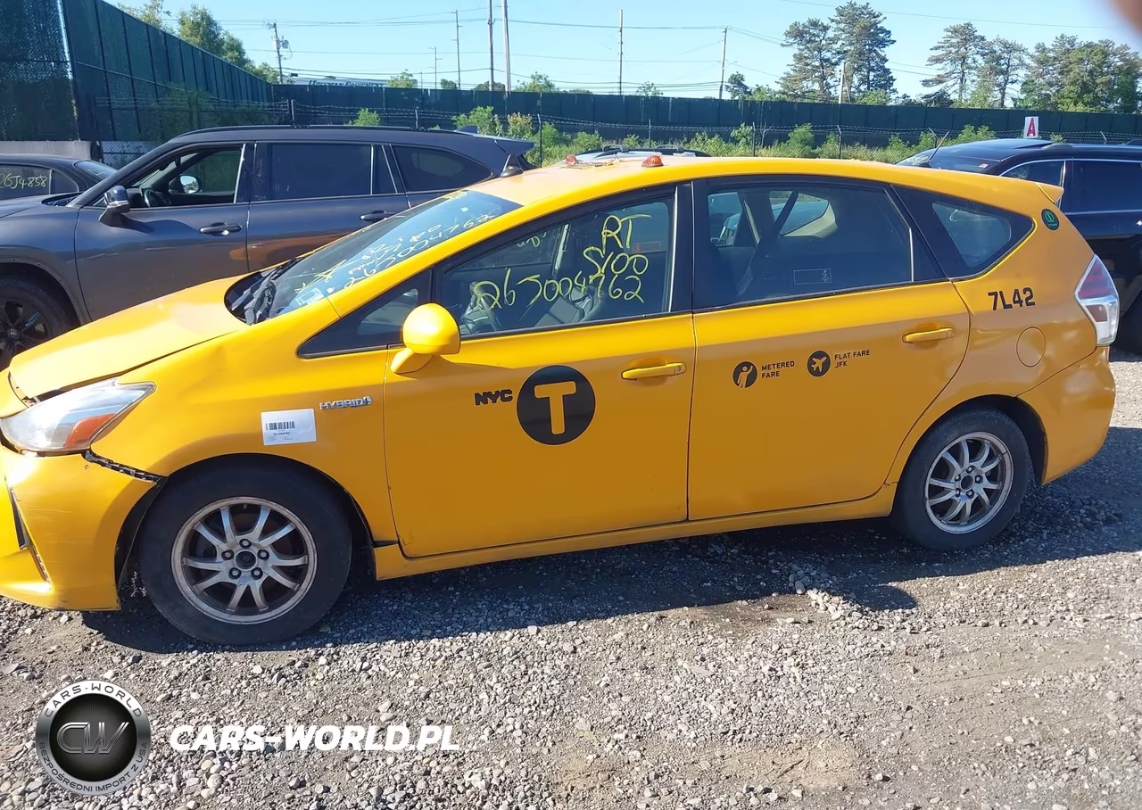 2016 Toyota Prius V Two VIN:JTDZN3EU9GJ044945 - 13