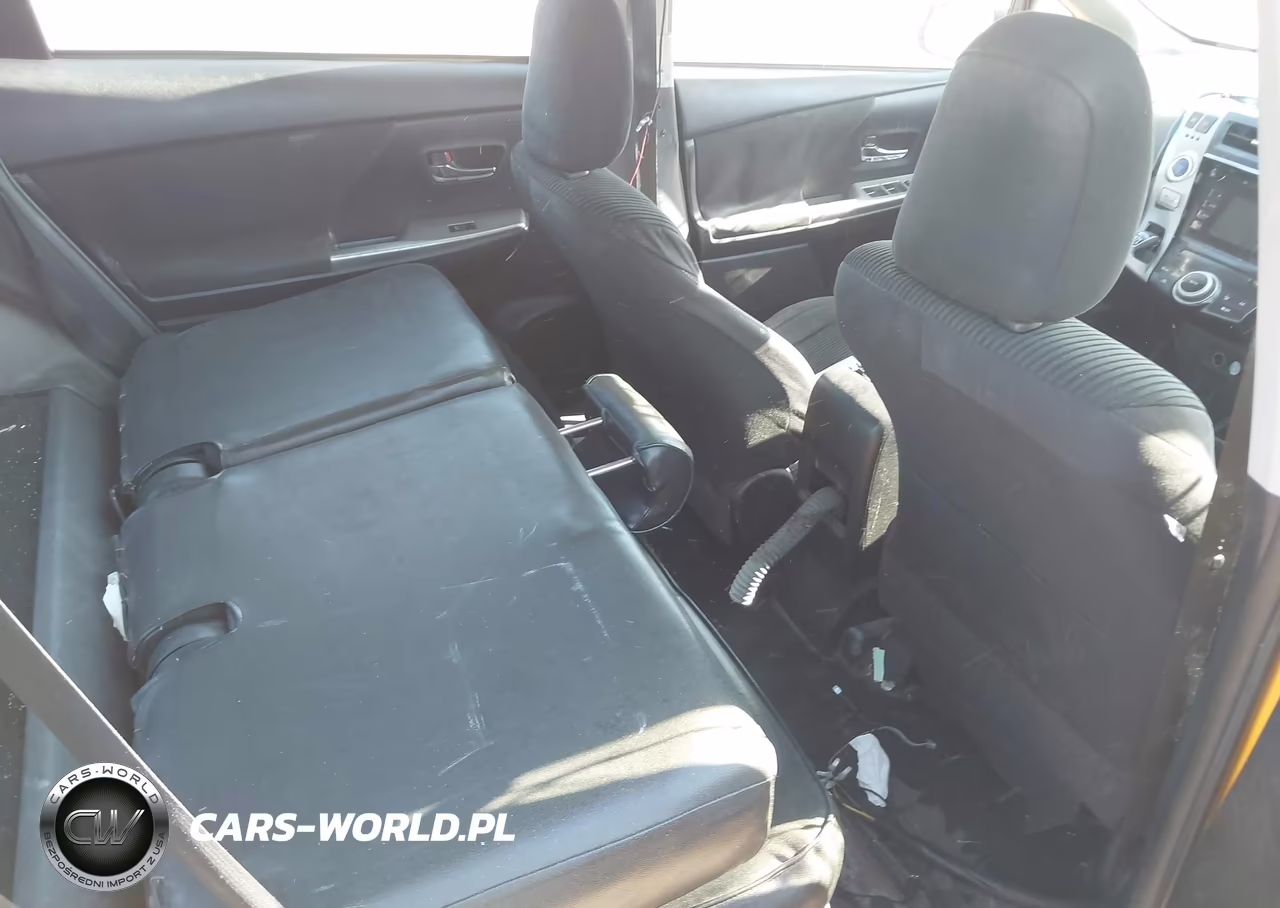 2016 Toyota Prius V Two VIN:JTDZN3EU9GJ044945 - 8