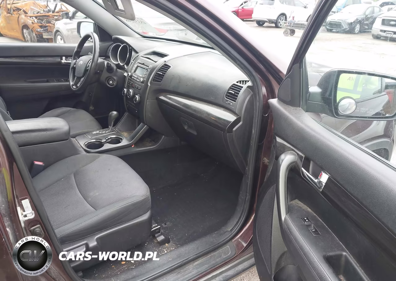 2012 Kia Sorento Lx VIN:5XYKT3A64CG295378 - 5