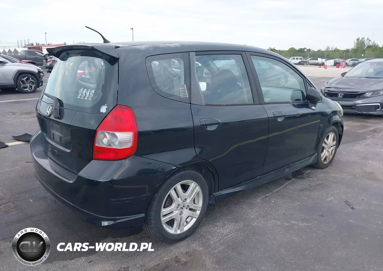 2008 Honda Fit Sport VIN:JHMGD38688S028835 - 4