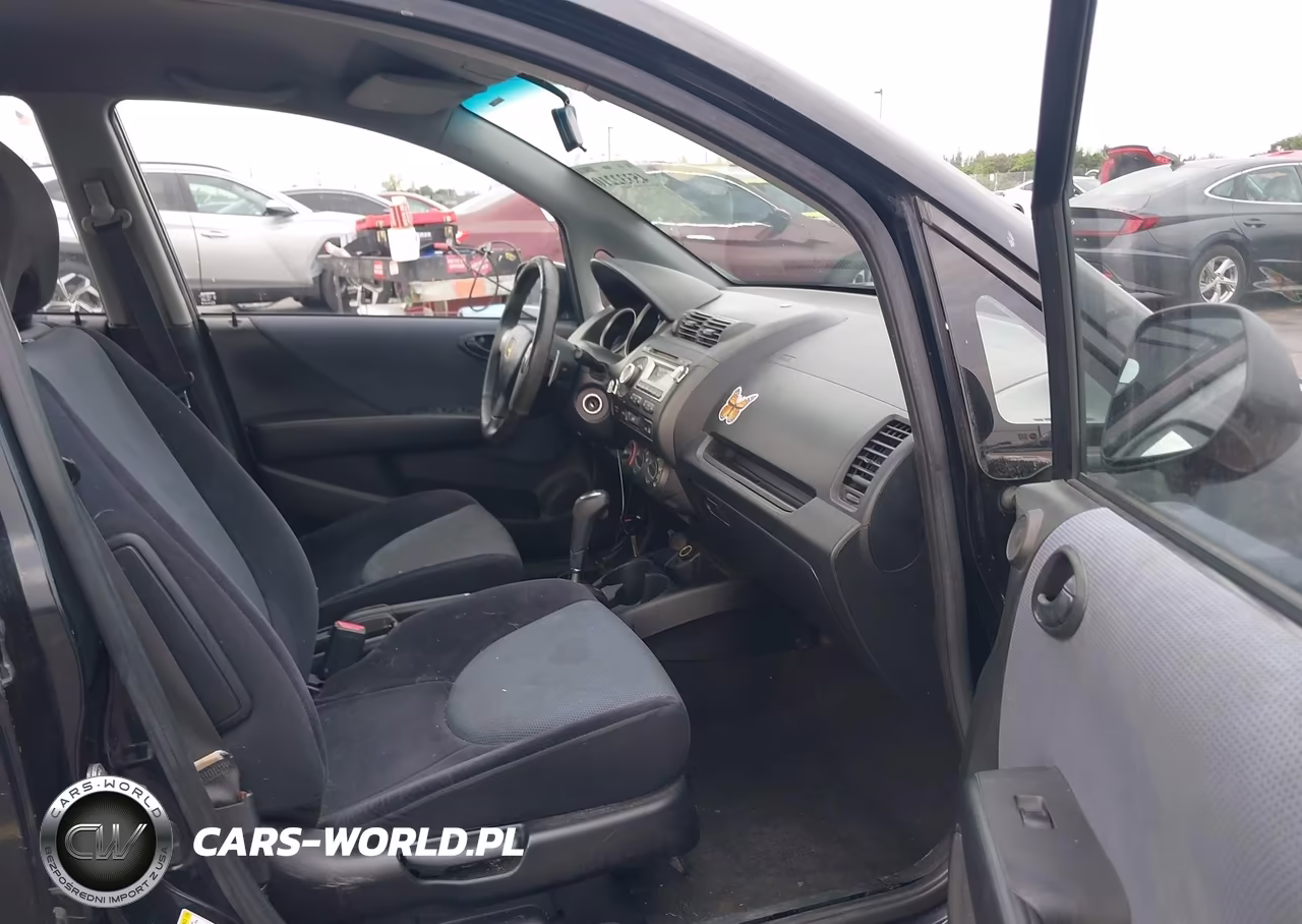2008 Honda Fit Sport VIN:JHMGD38688S028835 - 5