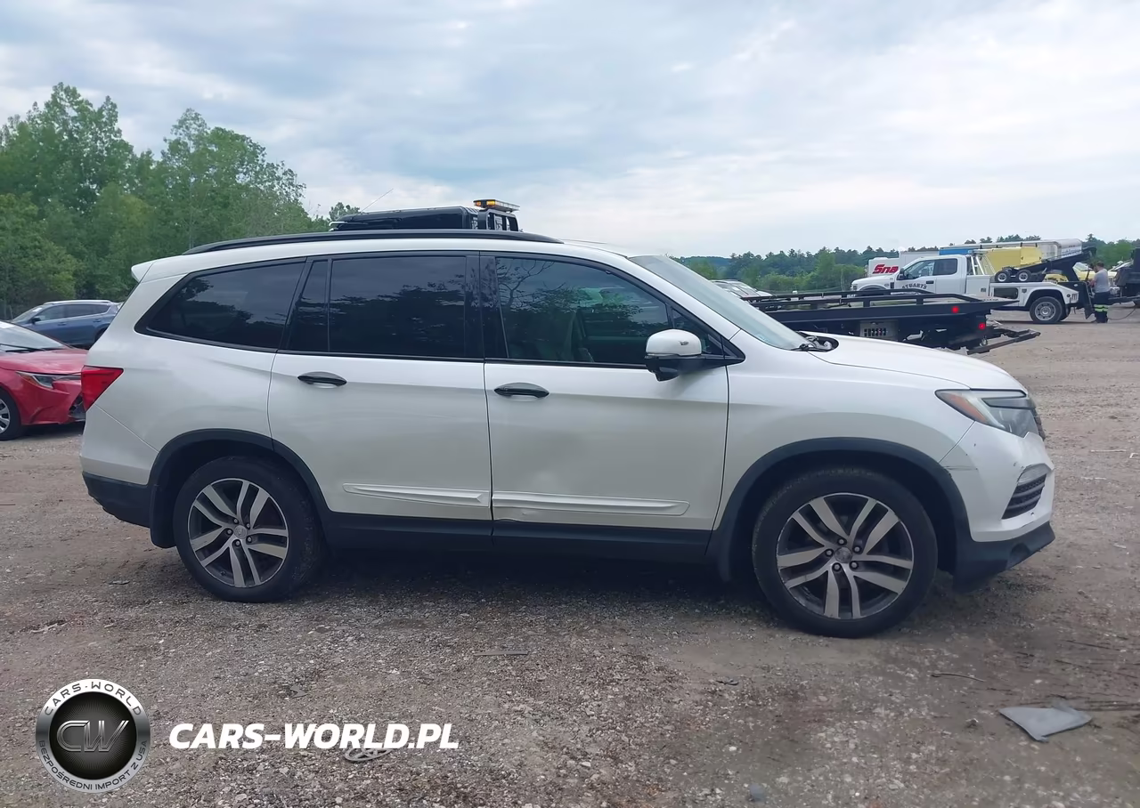 2016 Honda Pilot Touring VIN:5FNYF6H98GB115447 - 13