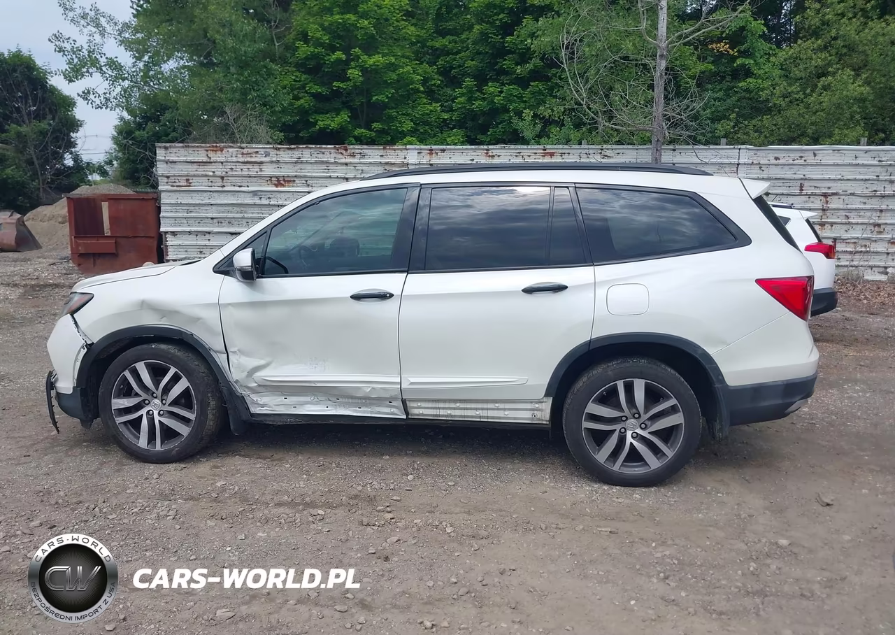 2016 Honda Pilot Touring VIN:5FNYF6H98GB115447 - 14