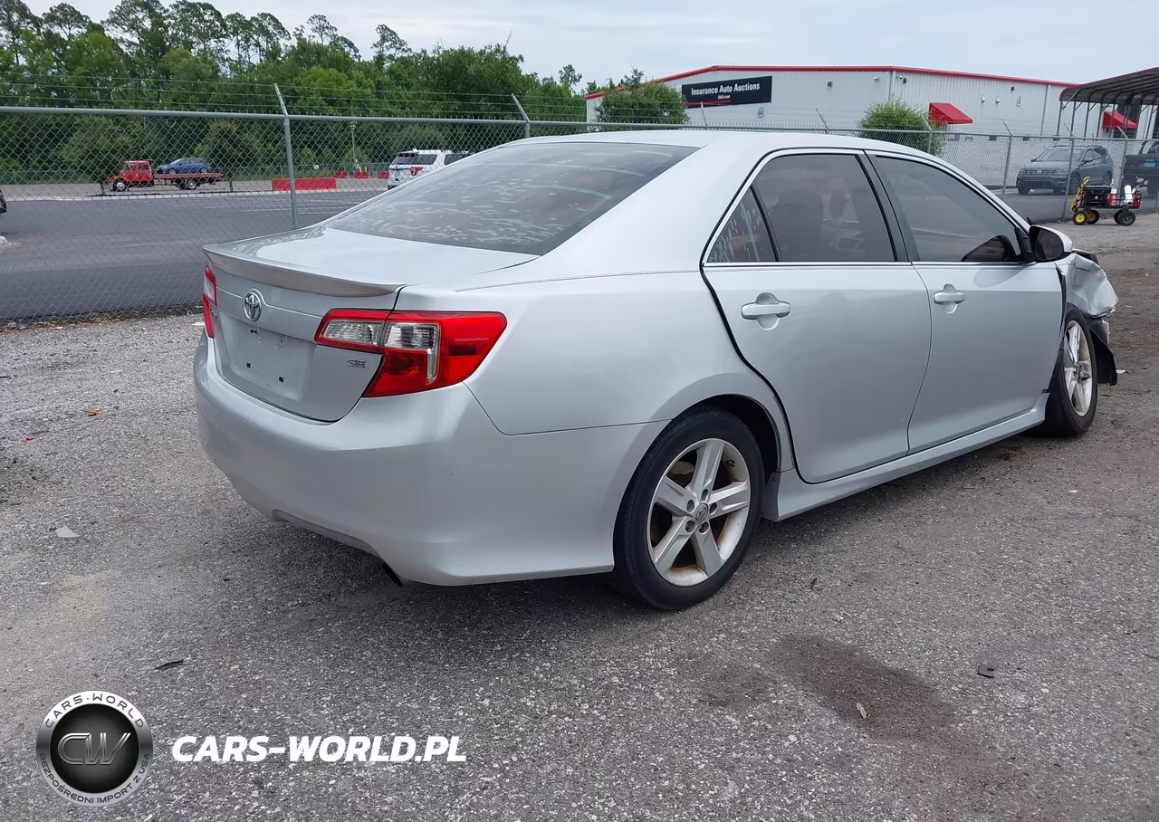 2014 Toyota Camry Se VIN:4T1BF1FK1EU449995 - 4