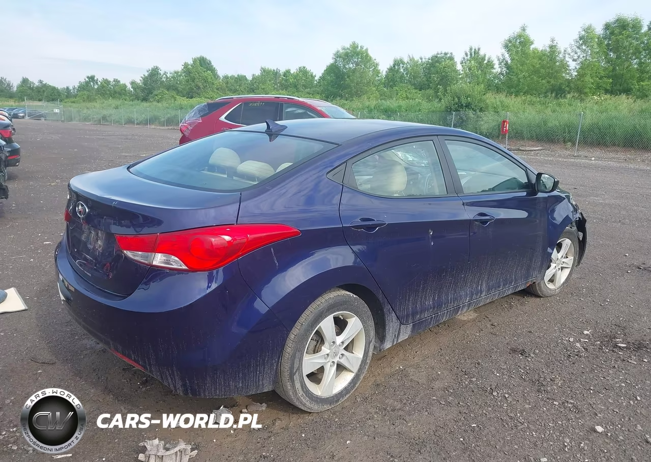 2013 Hyundai Elantra Gls VIN:5NPDH4AE7DH451298 - 4
