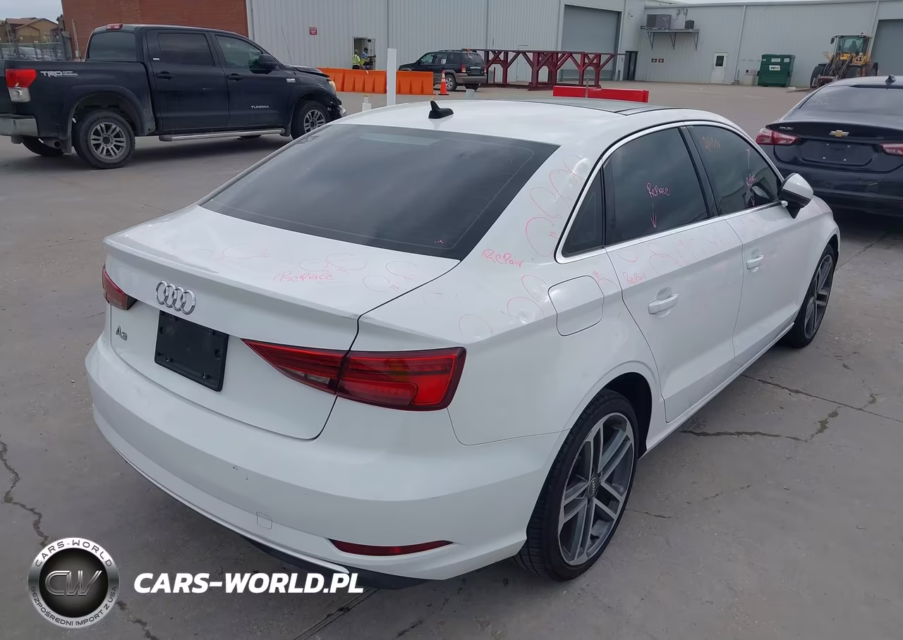 2019 Audi A3 40 Premium VIN:WAUAUGFF2K1010584 - 4