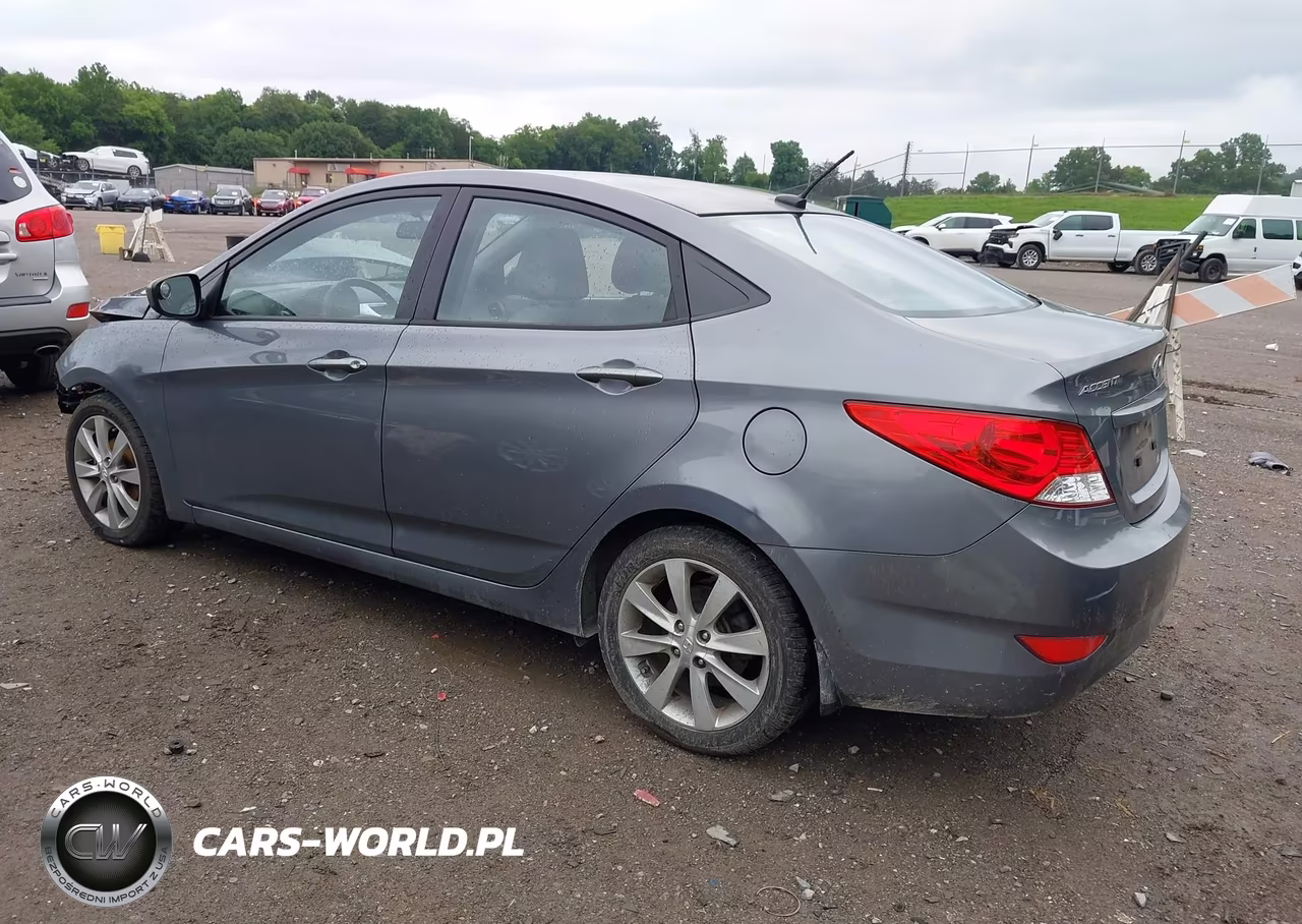 2013 Hyundai Accent Gls VIN:KMHCU4AE4DU579751 - 3