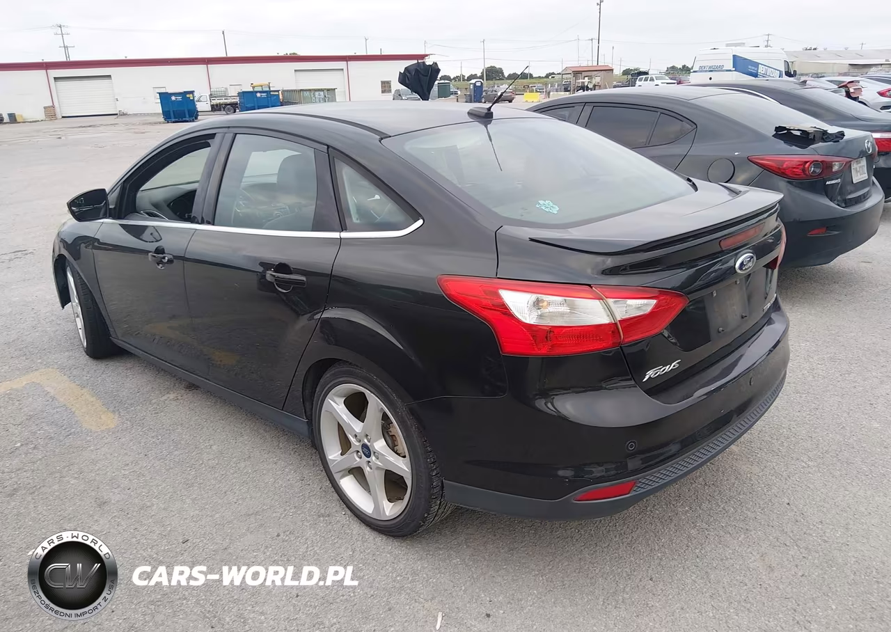 2014 Ford Focus Titanium VIN:1FADP3J24EL255230 - 3