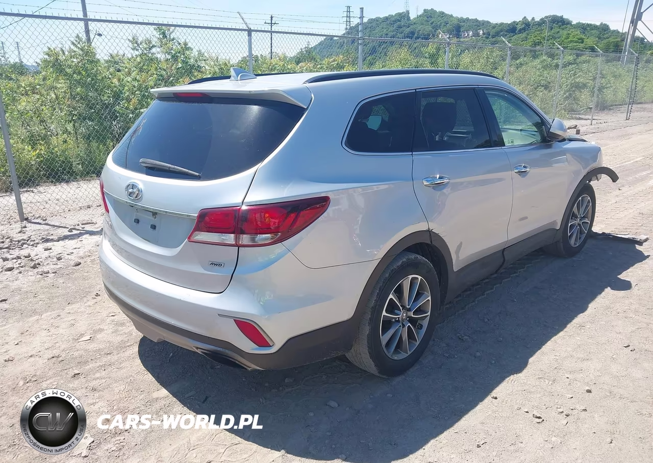 2017 Hyundai Santa Fe Se VIN:KM8SMDHF9HU215437 - 4