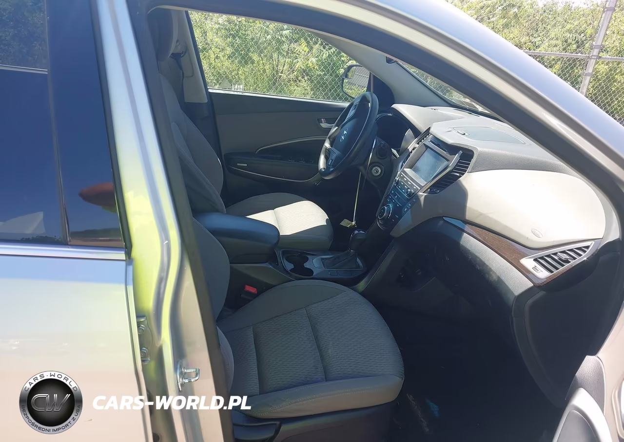 2017 Hyundai Santa Fe Se VIN:KM8SMDHF9HU215437 - 5
