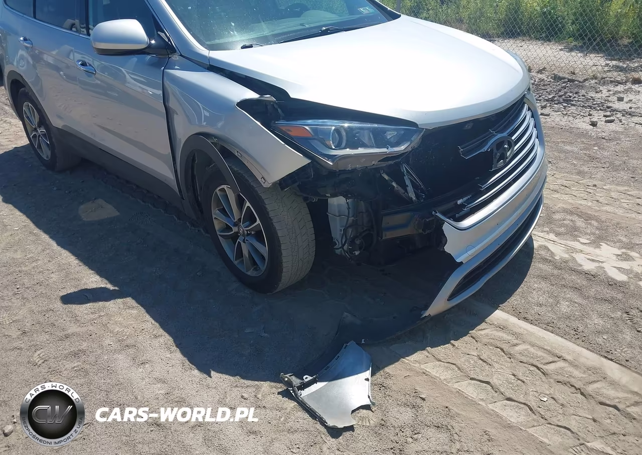 2017 Hyundai Santa Fe Se VIN:KM8SMDHF9HU215437 - 6