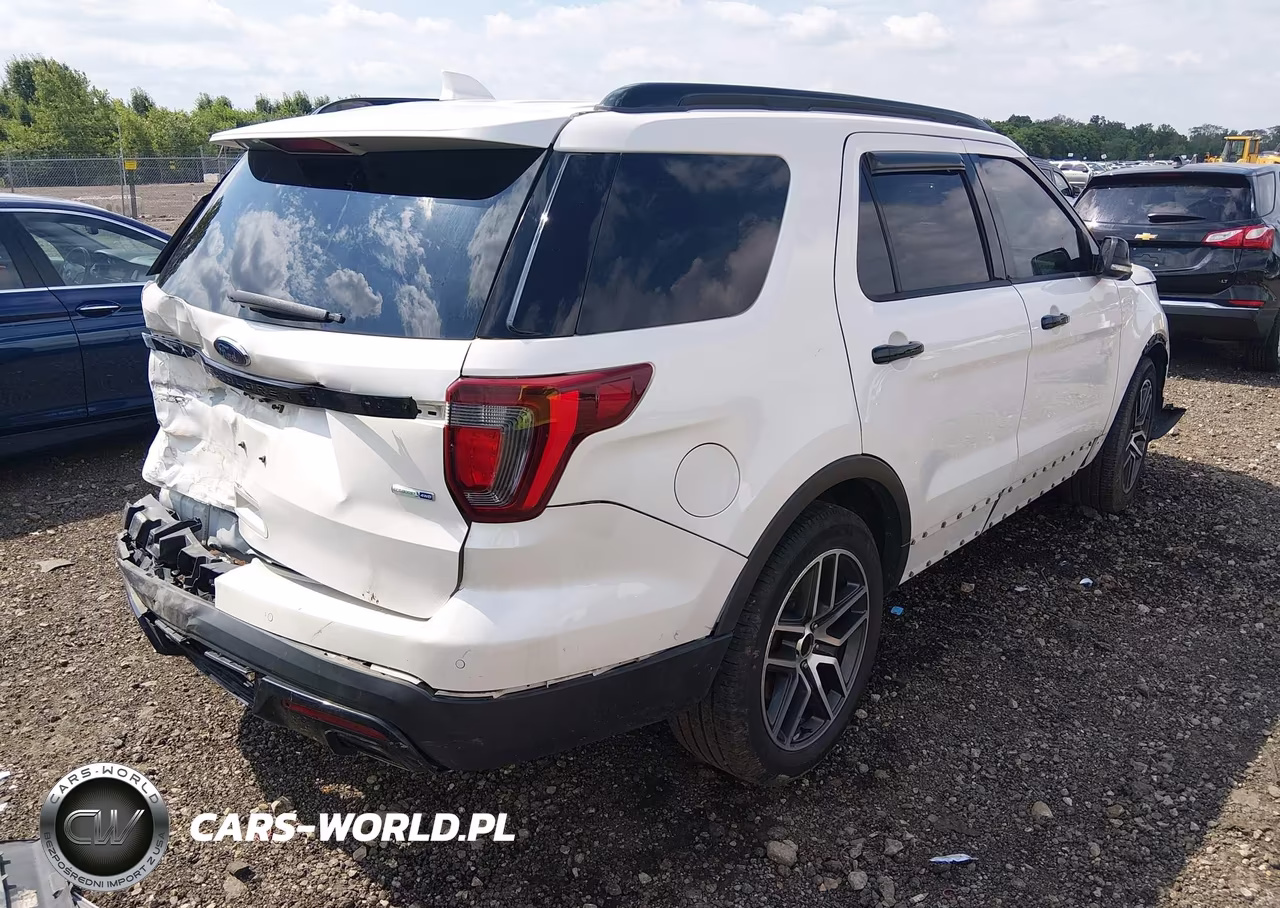 2016 Ford Explorer Sport VIN:1FM5K8GT6GGC21100 - 4