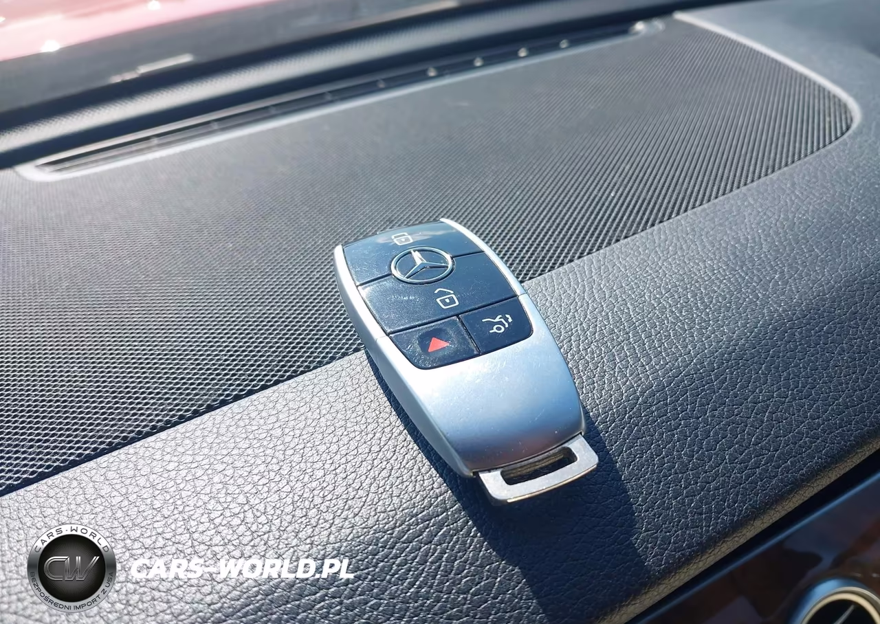 2019 Mercedes-Benz E 300 4Matic VIN:WDDZF4KB0KA688547 - 11