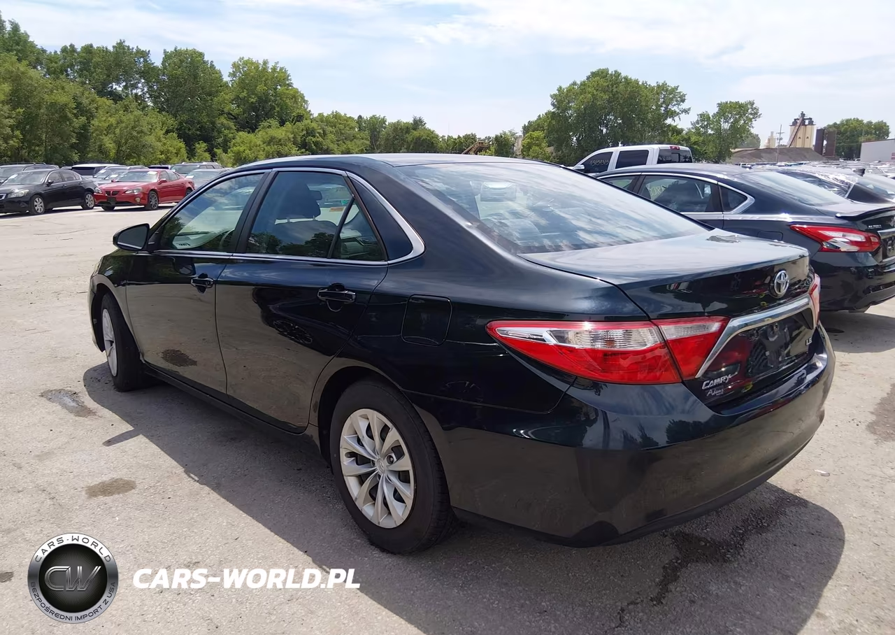 2015 Toyota Camry Le VIN:4T4BF1FK9FR453414 - 3