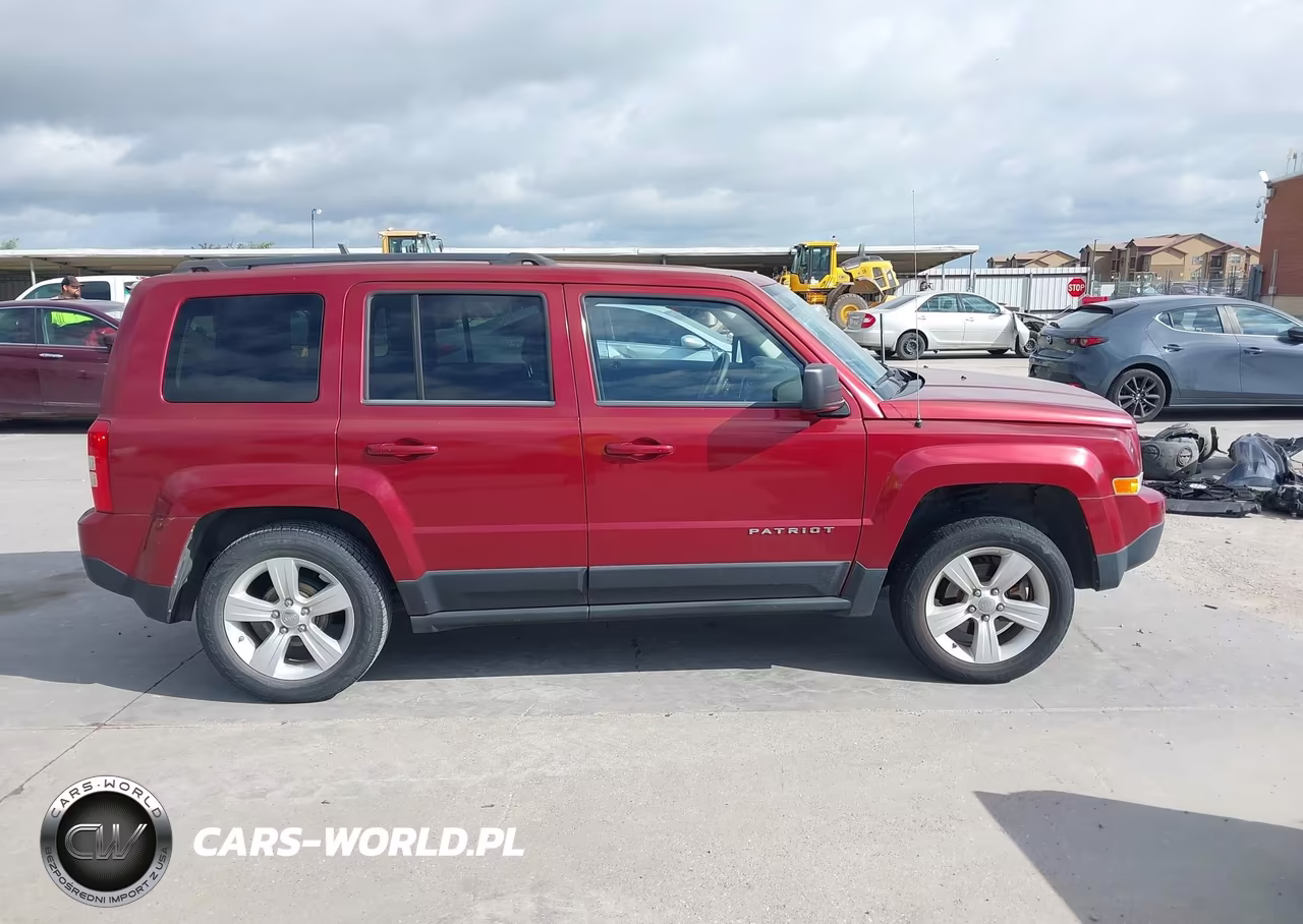 2012 Jeep Patriot Latitude VIN:1C4NJPFA5CD696587 - 13