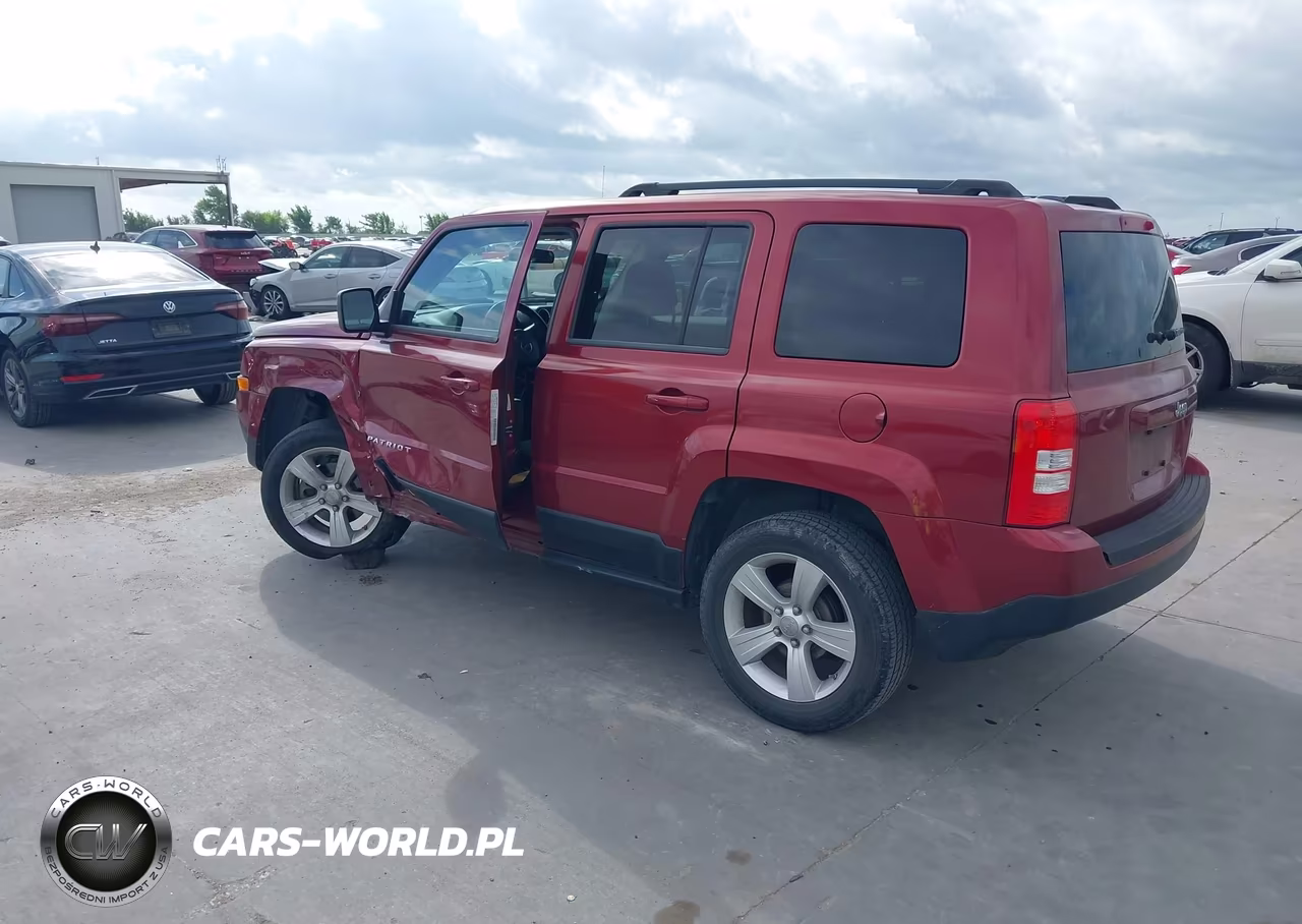 2012 Jeep Patriot Latitude VIN:1C4NJPFA5CD696587 - 3