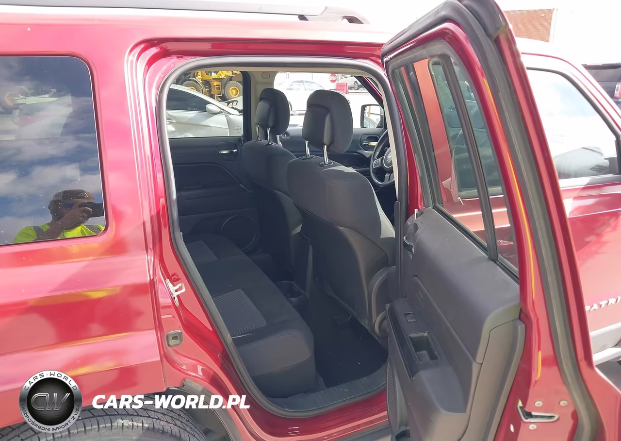 2012 Jeep Patriot Latitude VIN:1C4NJPFA5CD696587 - 8