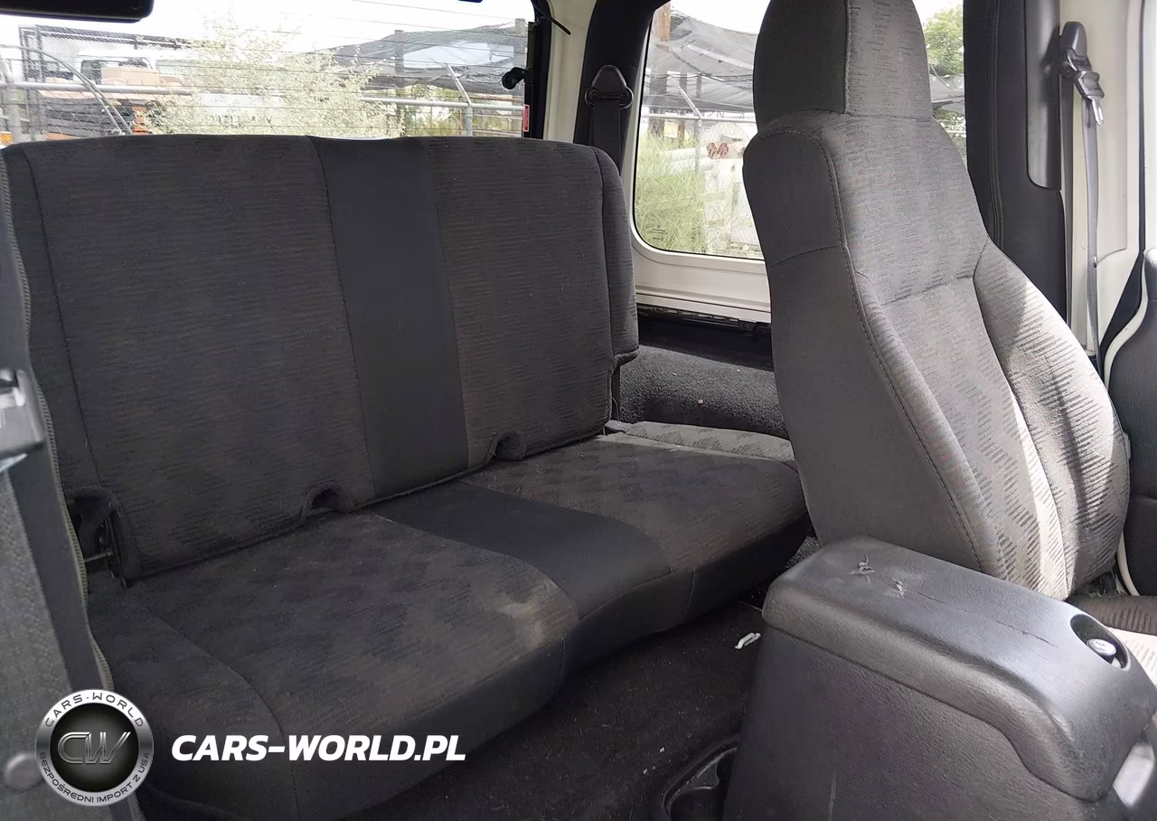 2005 Jeep Wrangler X VIN:1J4FA39S75P365426 - 8