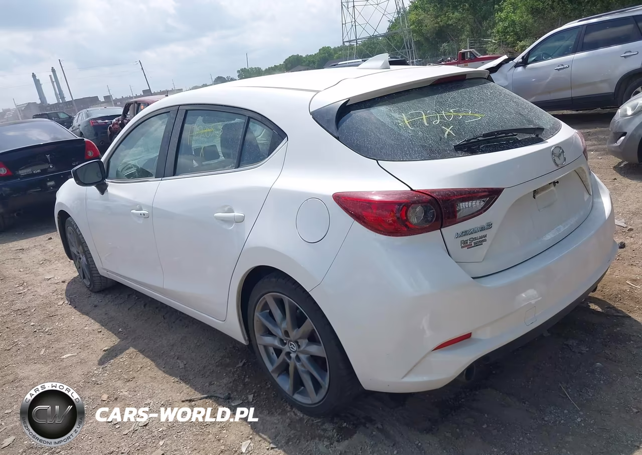 2018 Mazda Mazda3 Touring VIN:3MZBN1L3XJM172053 - 3