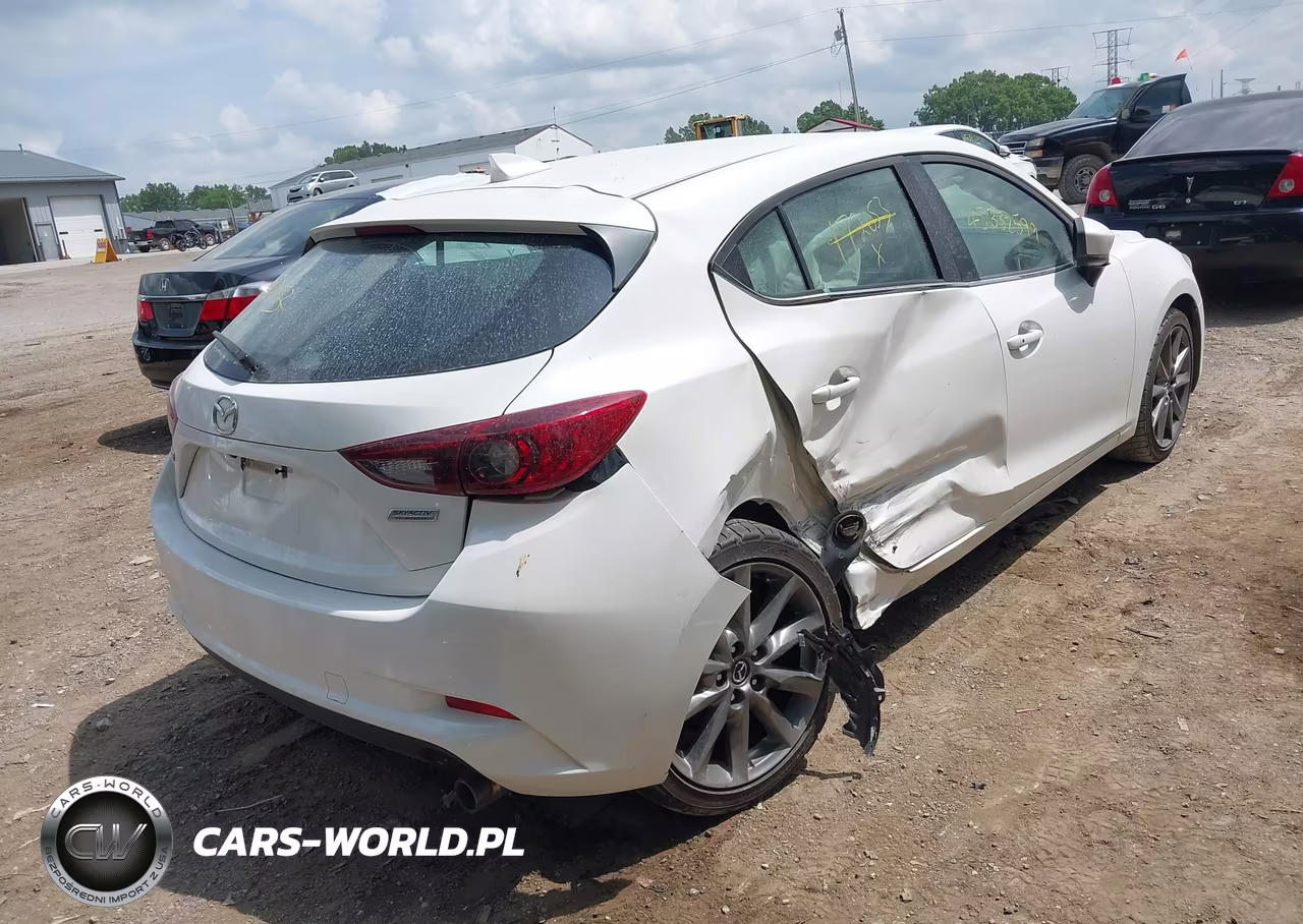 2018 Mazda Mazda3 Touring VIN:3MZBN1L3XJM172053 - 6