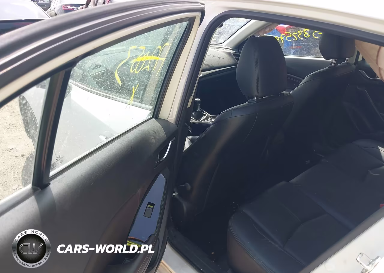 2018 Mazda Mazda3 Touring VIN:3MZBN1L3XJM172053 - 8