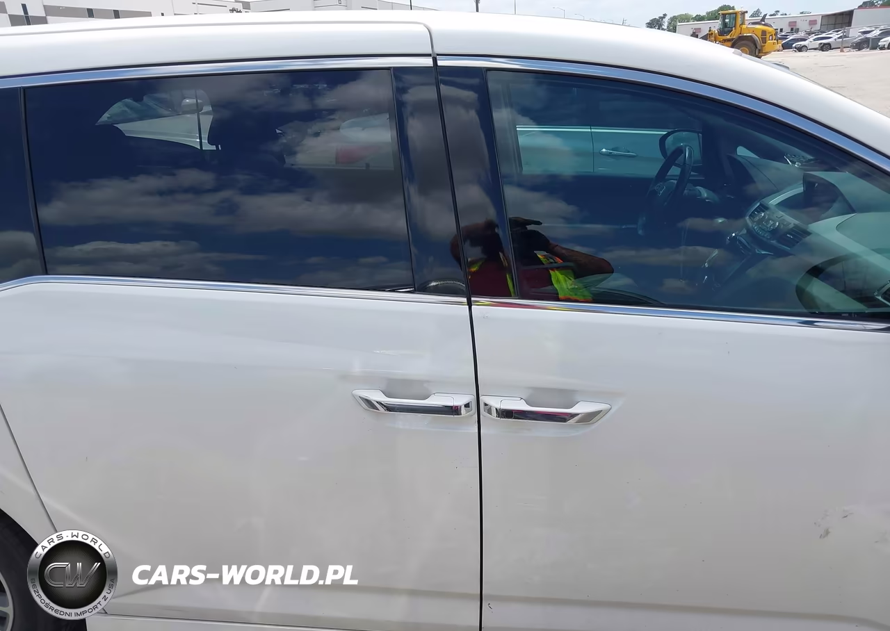 2015 Honda Odyssey Touring-Touring Elite VIN:5FNRL5H99FB126060 - 13