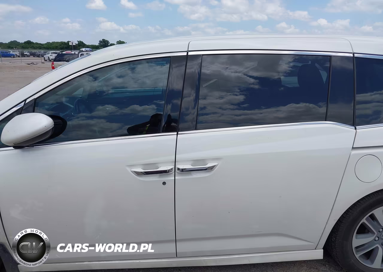 2015 Honda Odyssey Touring-Touring Elite VIN:5FNRL5H99FB126060 - 14