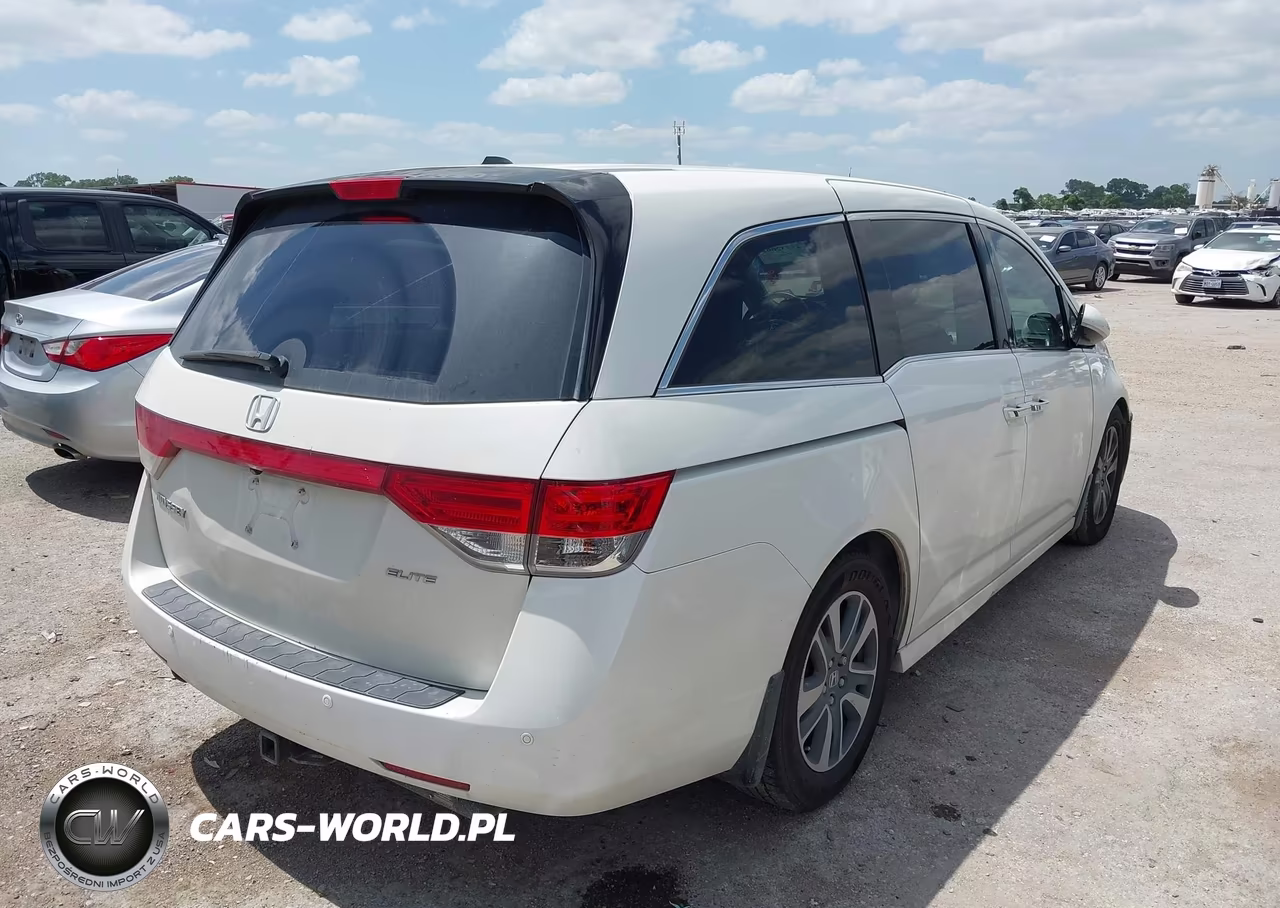 2015 Honda Odyssey Touring-Touring Elite VIN:5FNRL5H99FB126060 - 4
