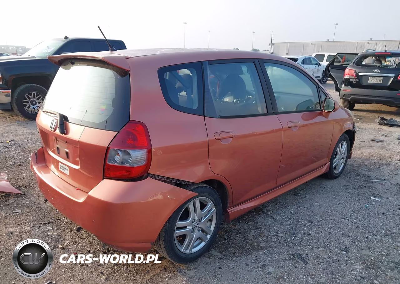 2007 Honda Fit Sport VIN:JHMGD38617S005573 - 4