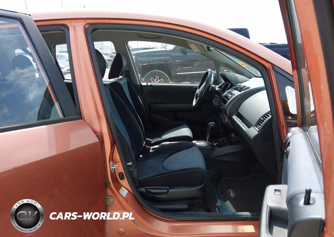 2007 Honda Fit Sport VIN:JHMGD38617S005573 - 5