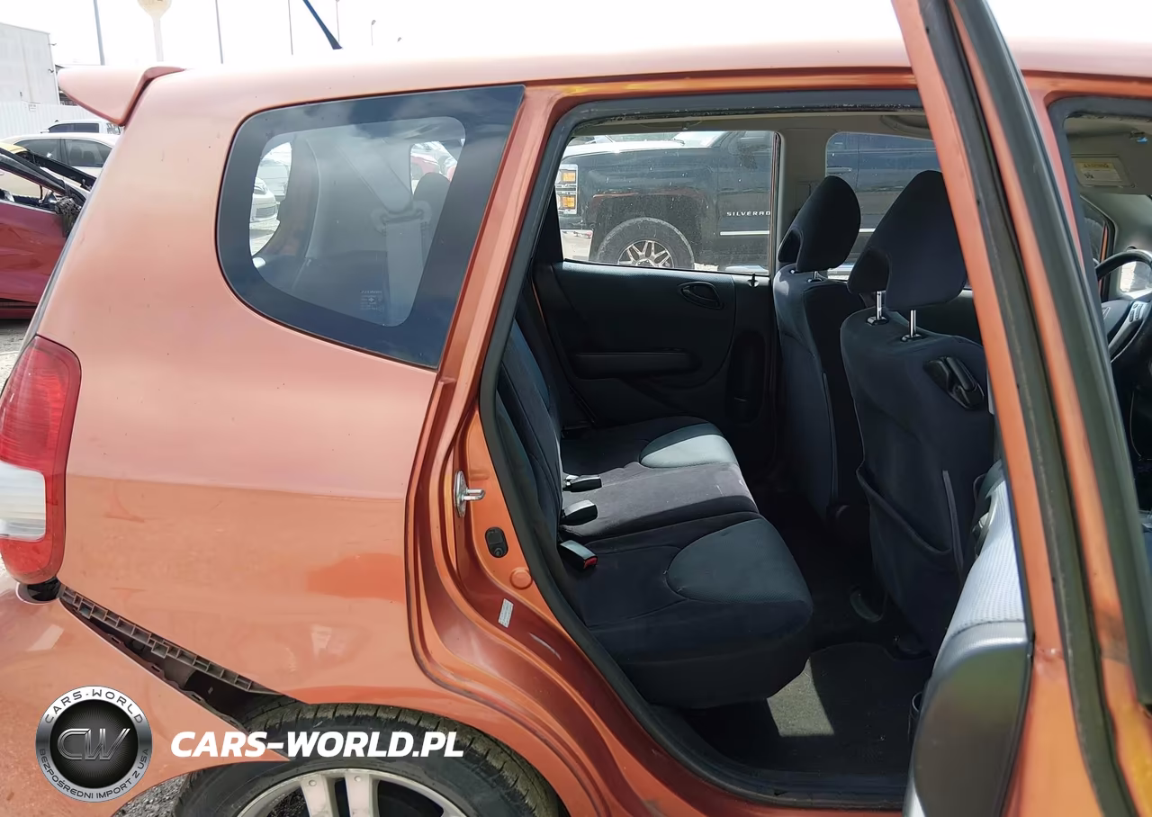 2007 Honda Fit Sport VIN:JHMGD38617S005573 - 8