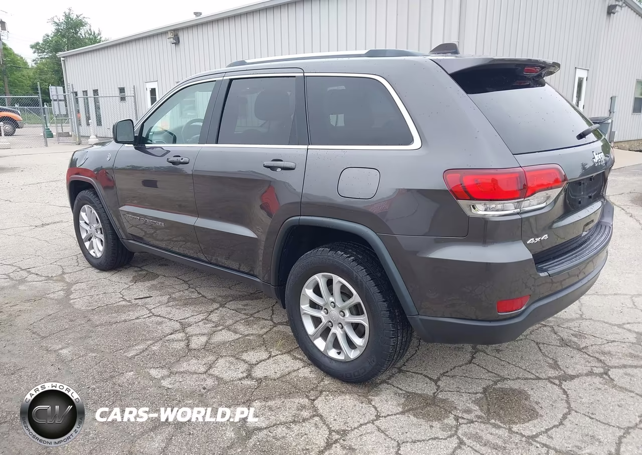 2021 Jeep Grand Cherokee Laredo E 4X4 VIN:1C4RJFAG0MC523994 - 3