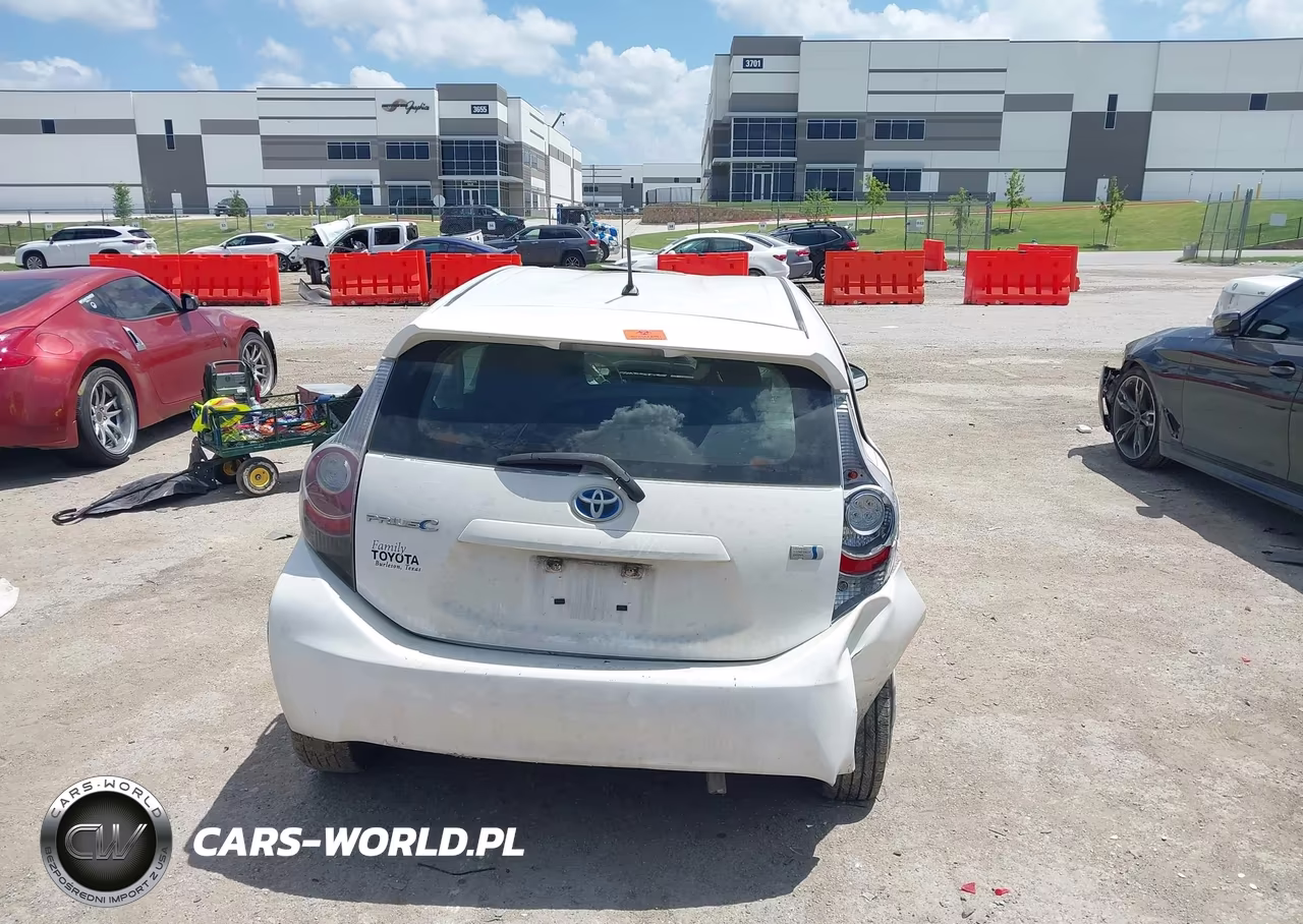2014 Toyota Prius C One VIN:JTDKDTB33E1561400 - 13