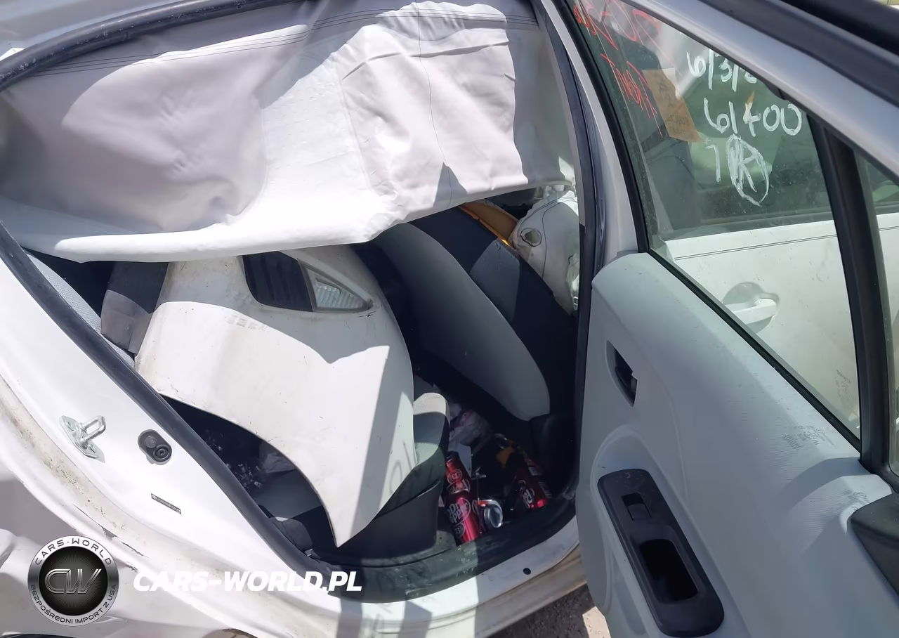 2014 Toyota Prius C One VIN:JTDKDTB33E1561400 - 7