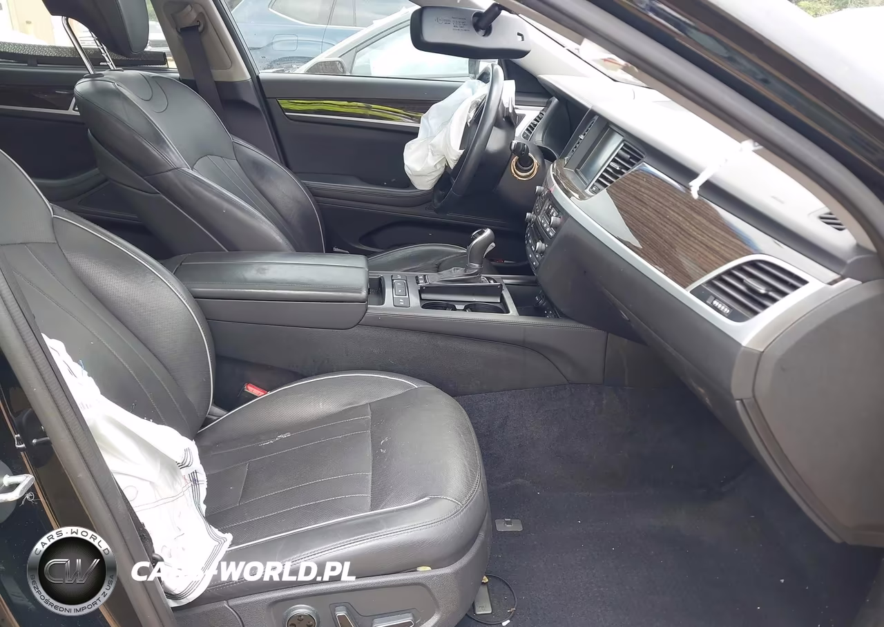 2015 Hyundai Genesis 3.8 VIN:KMHGN4JE1FU050159 - 5