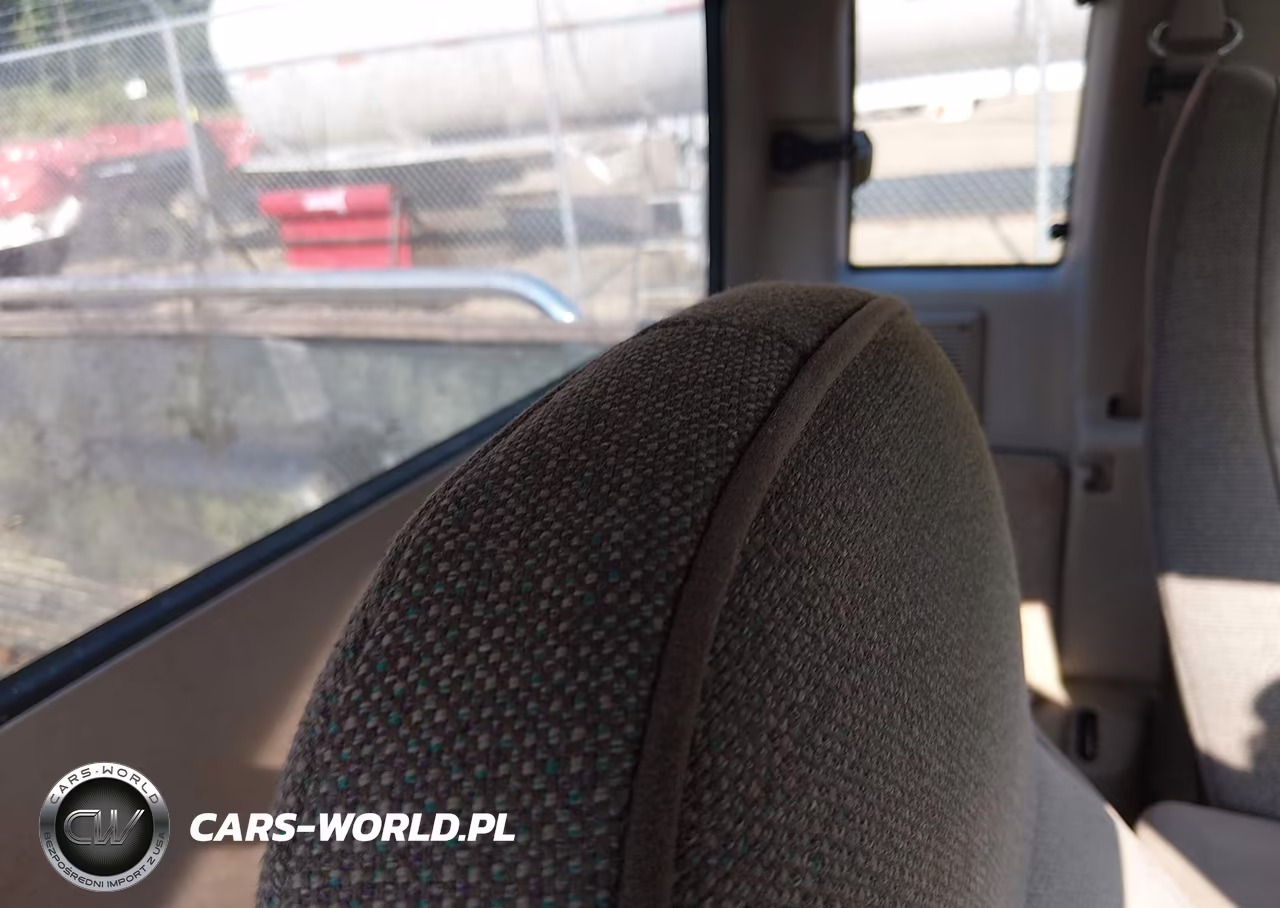 1994 Mazda B3000 Cab Plus VIN:4F4CR16U7RTM57894 - 8