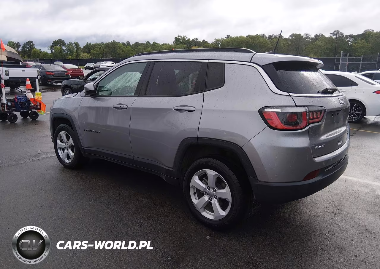 2017 Jeep New Compass Latitude 4X4 VIN:3C4NJDBB1HT628351 - 3