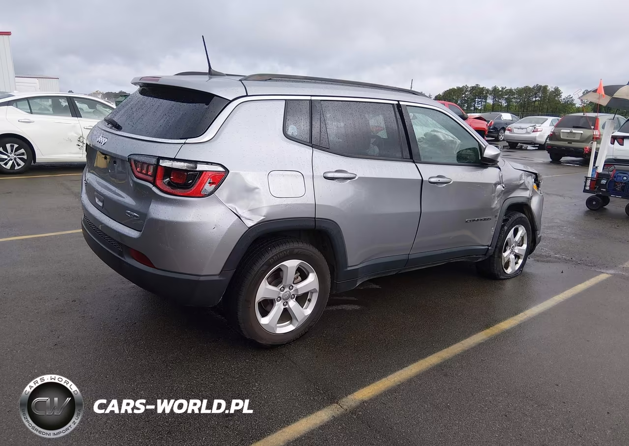2017 Jeep New Compass Latitude 4X4 VIN:3C4NJDBB1HT628351 - 4
