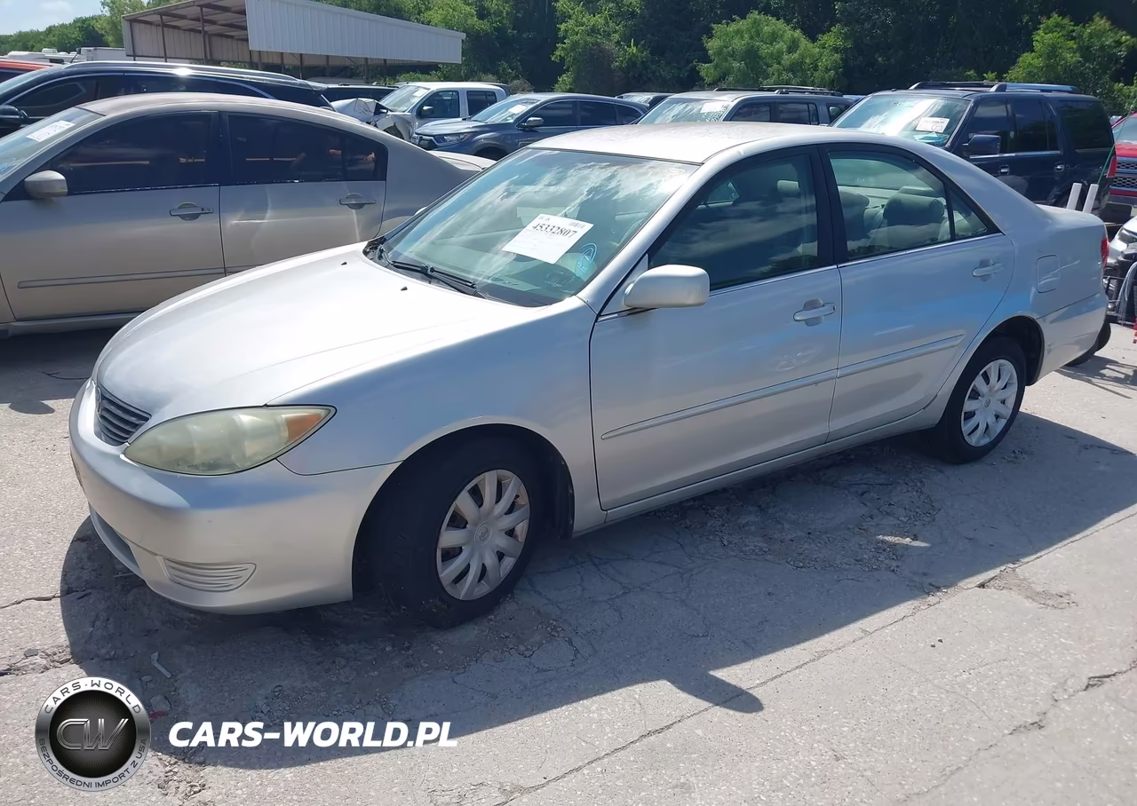 2005 Toyota Camry Le VIN:4T1BE32K95U561979 - 2