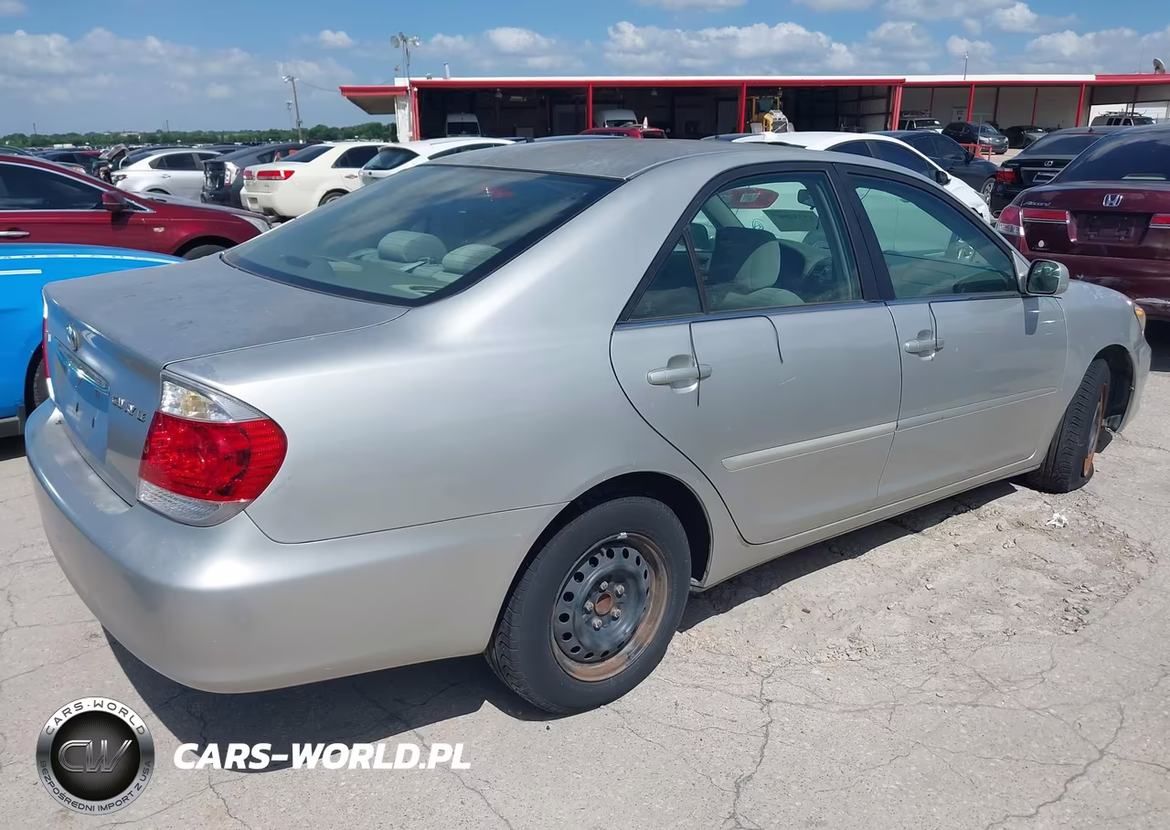 2005 Toyota Camry Le VIN:4T1BE32K95U561979 - 4