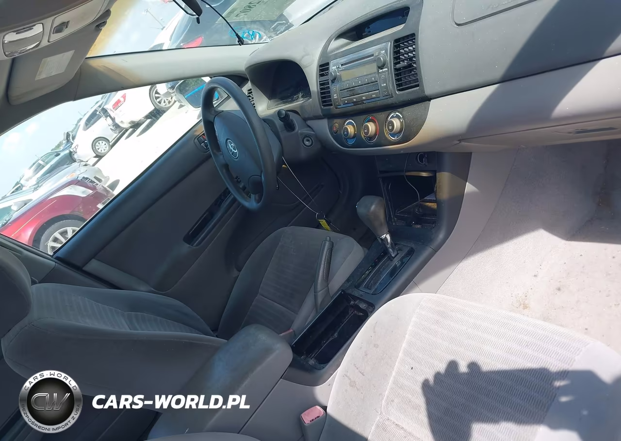 2005 Toyota Camry Le VIN:4T1BE32K95U561979 - 5